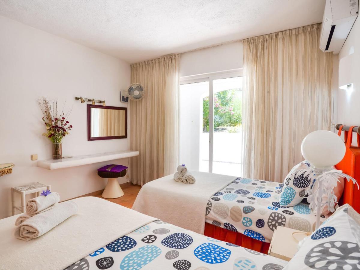 Roofed Villa In Albufeira With Private Swimming Pool Olhos de Agua  Rum bild