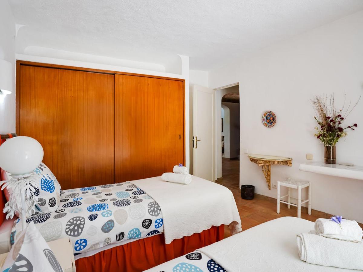 Roofed Villa In Albufeira With Private Swimming Pool Olhos de Agua  Rum bild