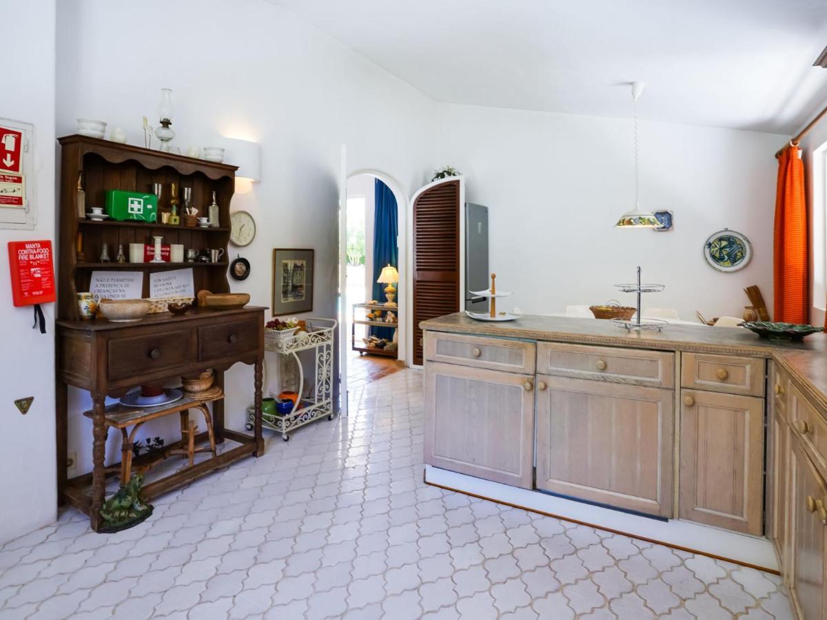 Roofed Villa In Albufeira With Private Swimming Pool Olhos de Agua  Rum bild
